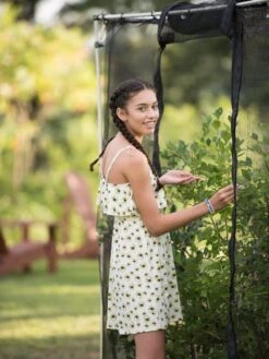 Storm Proof Crop Cage, Large -Gardeners Sale Shop 8592463 105 tif