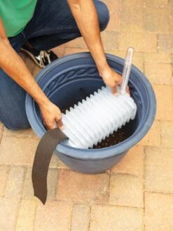 Adjustable Self-Watering Insert For Pots And Planters -Gardeners Sale Shop 8610250 0006 tif