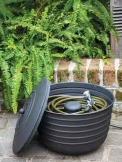Matte Black Ribbed Hose Pot With Lid
