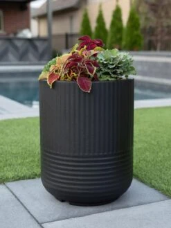 Arden Round Planter -Gardeners Sale Shop 8613267 02V tif
